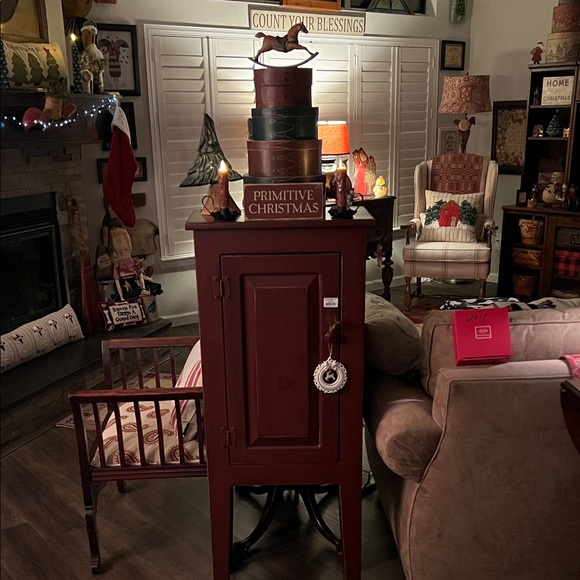 Lenox Dancing Reindeer Wreath Ornament (2017) - Picture 4 of 4